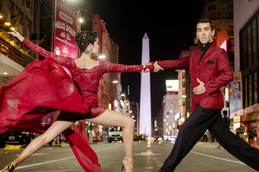 Two dancers of Argentine tango on the street in Buenos Aires