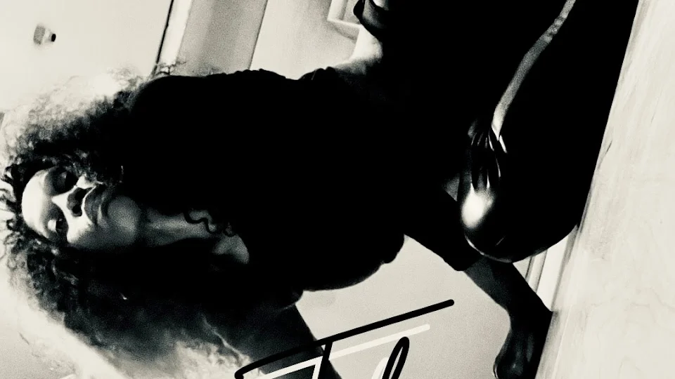 Belly dancer samba dancer Sandrine dance studio in Camden