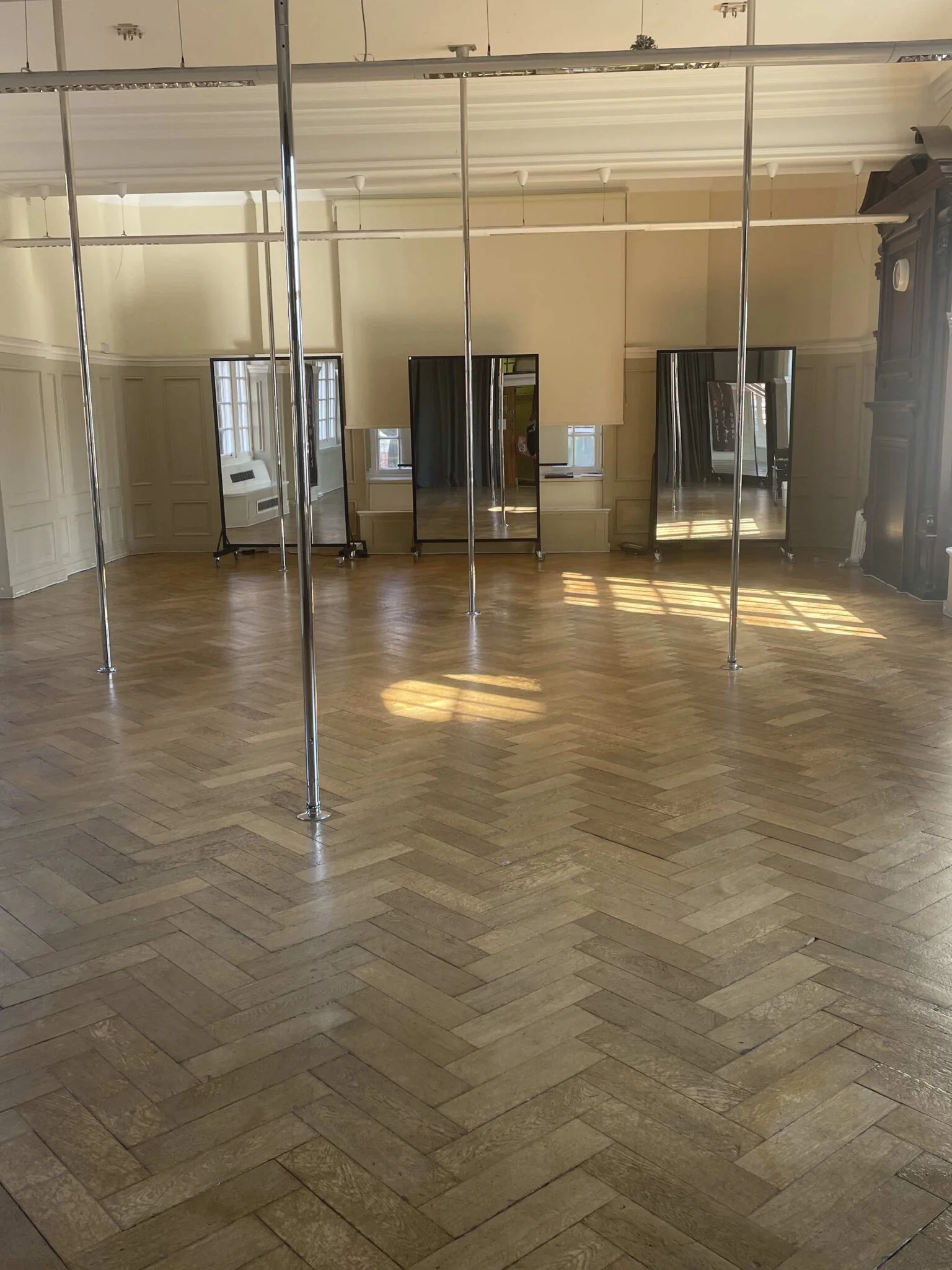 Studio hire space at Ecole de Pole London