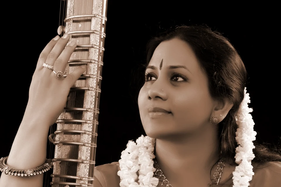 Kalaimanram - Institute of Bharathanatyam and Oriental Music — Harrow dance studio interior