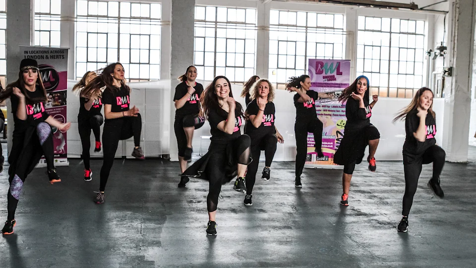 MOUVE by Dancing with Louise