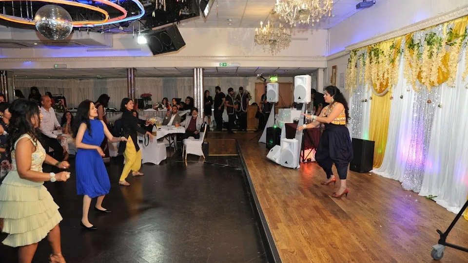 Monali's Dance Studio