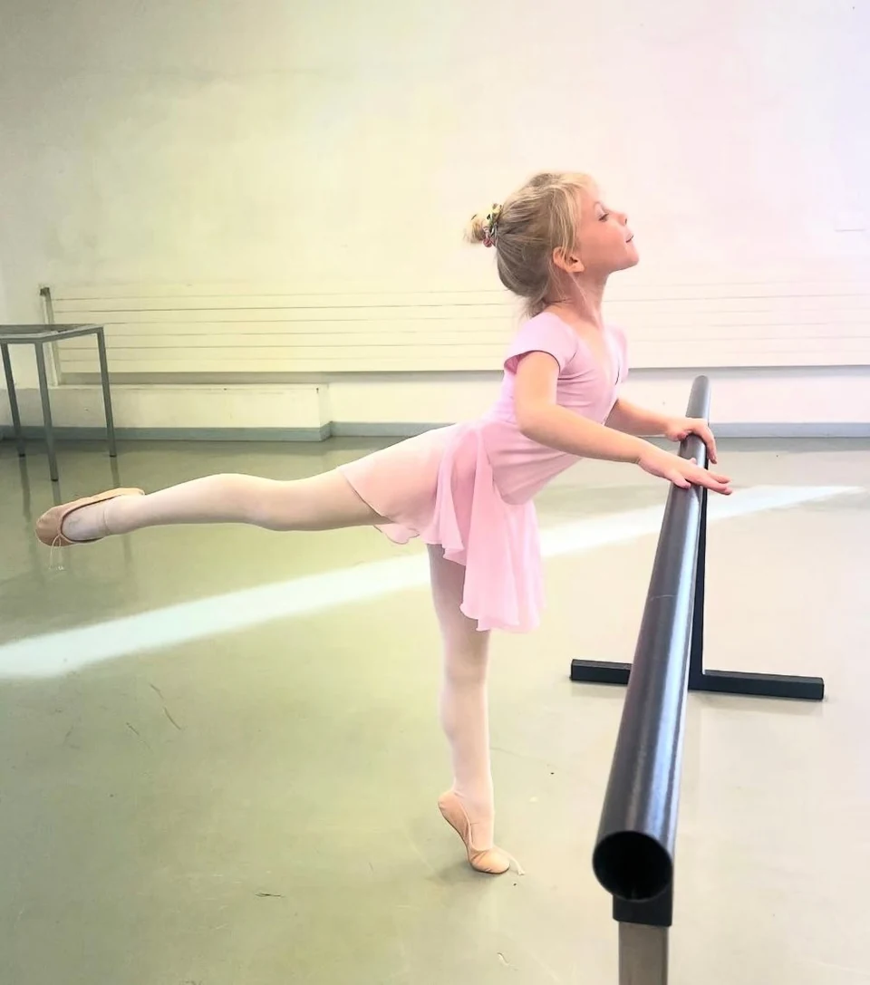 Onyx School of Performing Arts — Kingston upon thames dance studio interior