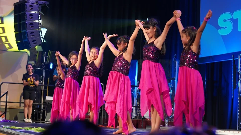 Sumeet’s Step2Step Bollywood Dance Classes in Central London